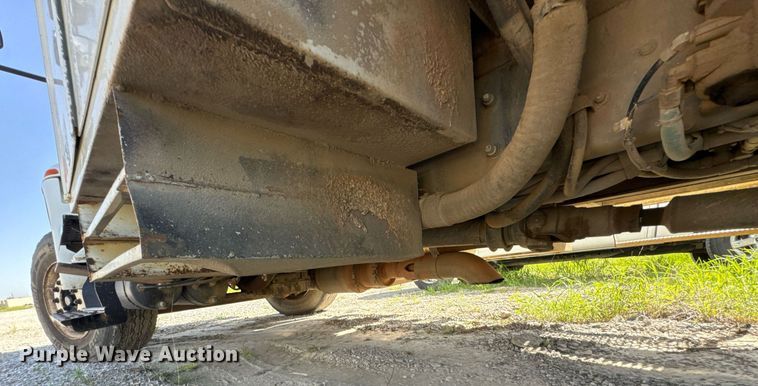 image for item DU9110 2010 International DuraStar 4400 digger derrick truck