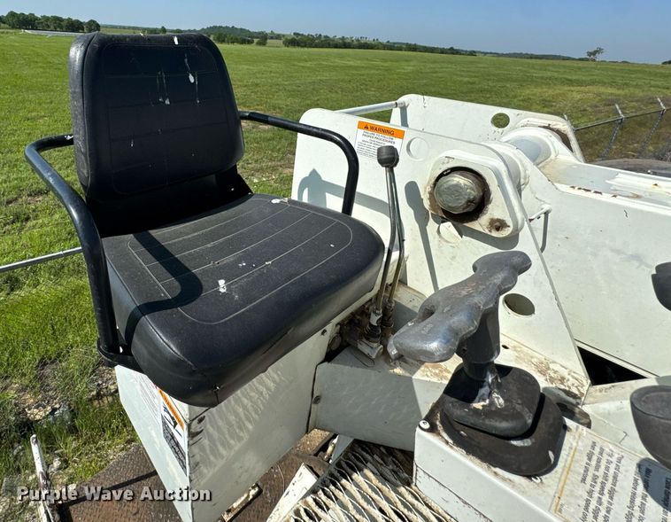 image for item DU9110 2010 International DuraStar 4400 digger derrick truck