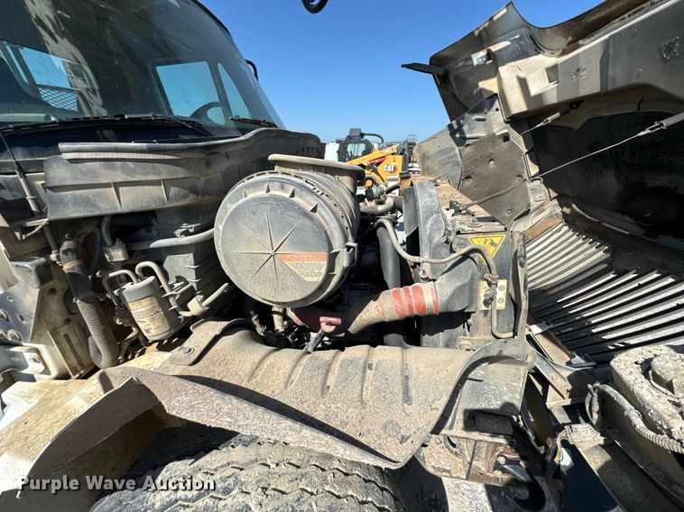 image for item DU9110 2010 International DuraStar 4400 digger derrick truck