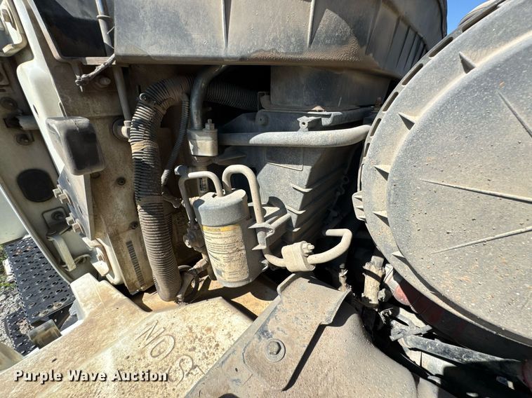 image for item DU9110 2010 International DuraStar 4400 digger derrick truck