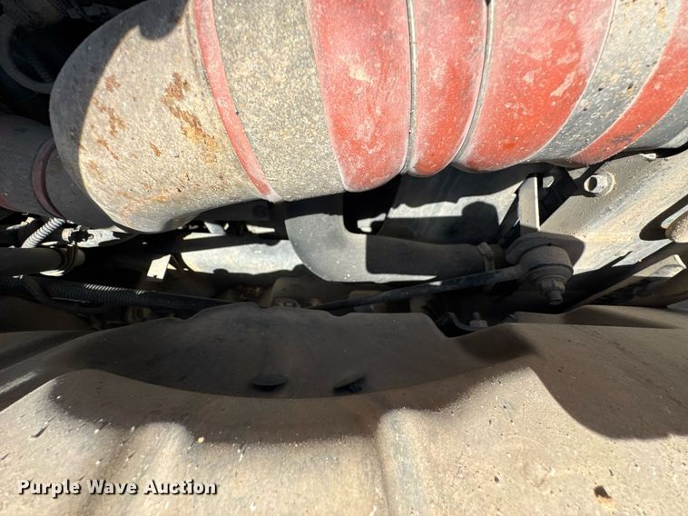 image for item DU9110 2010 International DuraStar 4400 digger derrick truck