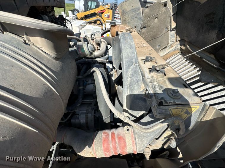 image for item DU9110 2010 International DuraStar 4400 digger derrick truck