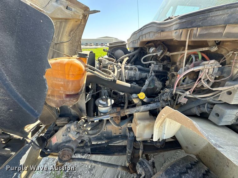 image for item DU9110 2010 International DuraStar 4400 digger derrick truck