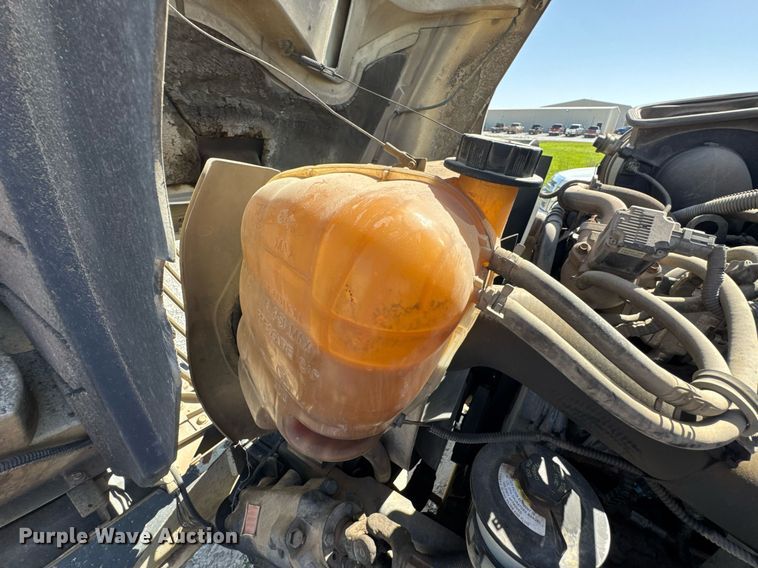 image for item DU9110 2010 International DuraStar 4400 digger derrick truck