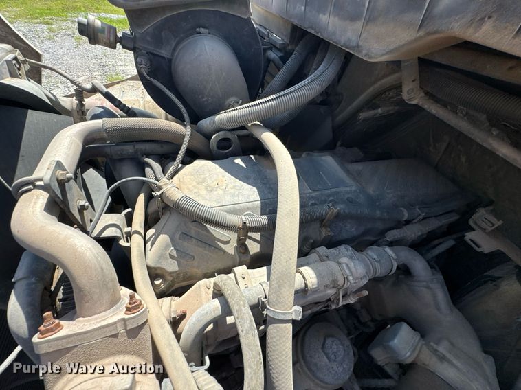 image for item DU9110 2010 International DuraStar 4400 digger derrick truck