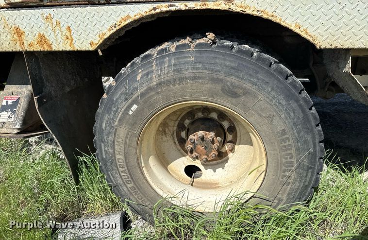 image for item DU9110 2010 International DuraStar 4400 digger derrick truck