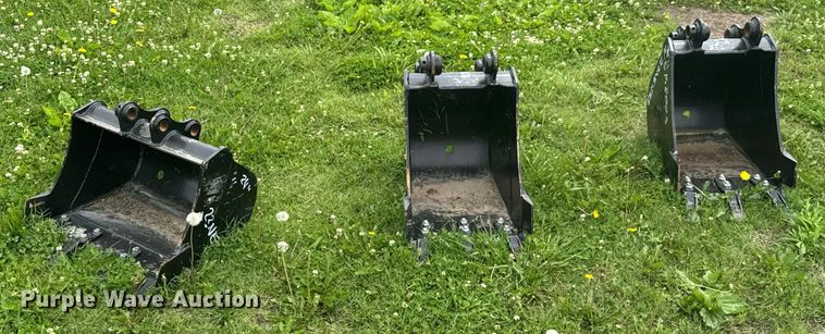 image for item DU9126 (3) Caterpillar mini excavator buckets