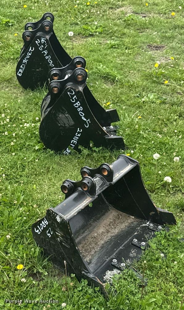 image for item DU9126 (3) Caterpillar mini excavator buckets