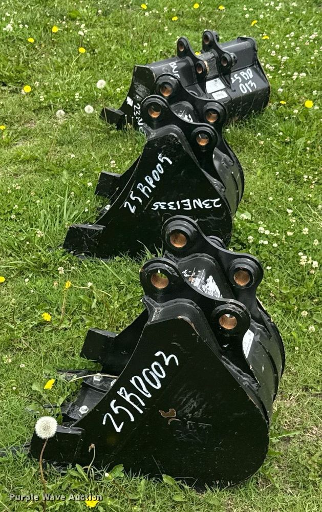 image for item DU9126 (3) Caterpillar mini excavator buckets