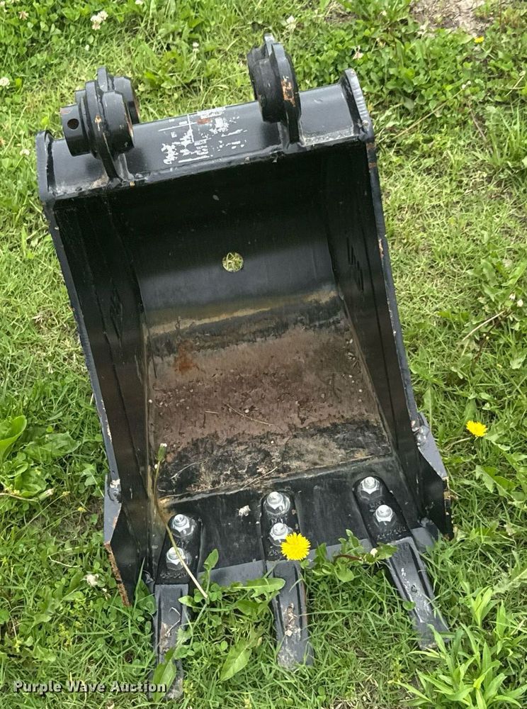 image for item DU9126 (3) Caterpillar mini excavator buckets