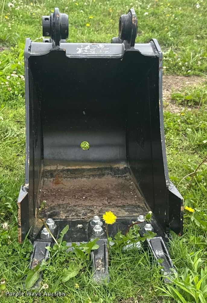 image for item DU9126 (3) Caterpillar mini excavator buckets