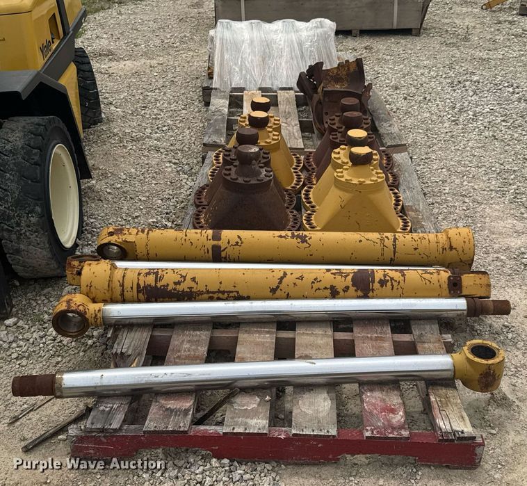 image for item DU9128 Dozer parts