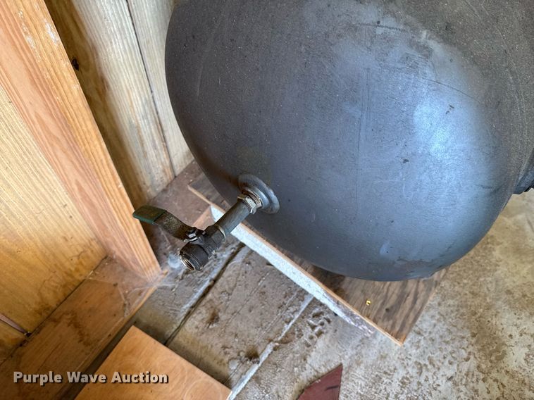 image for item DU9143 Dayton Speedaire 3Z198A air compressor