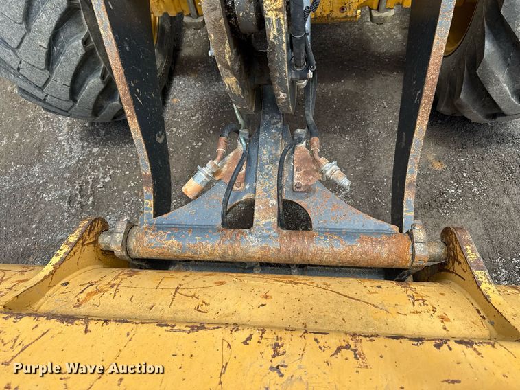 image for item DU9165 2013 John Deere 324J wheel loader