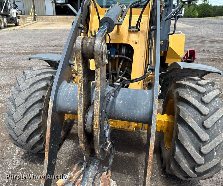 image for item DU9165 2013 John Deere 324J wheel loader