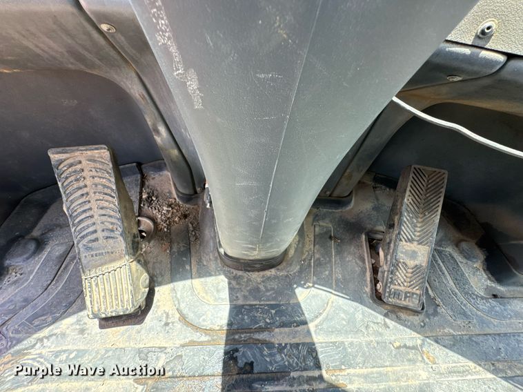 image for item DU9165 2013 John Deere 324J wheel loader