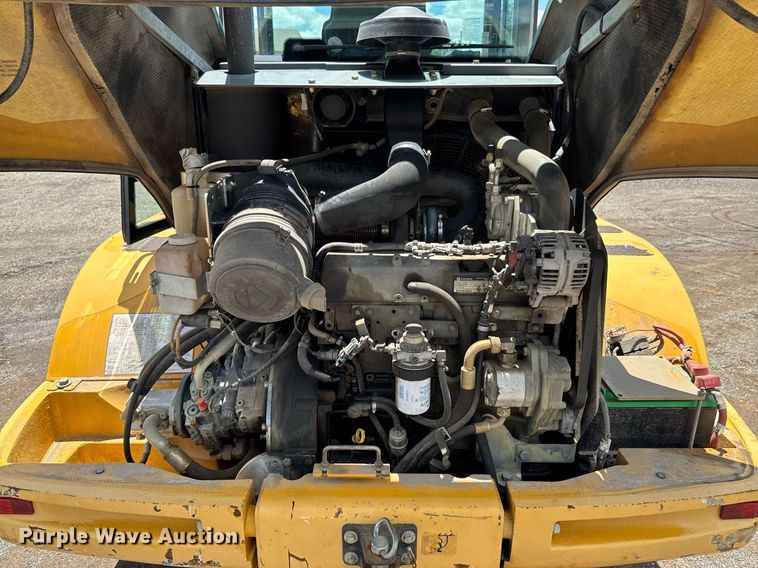 image for item DU9165 2013 John Deere 324J wheel loader