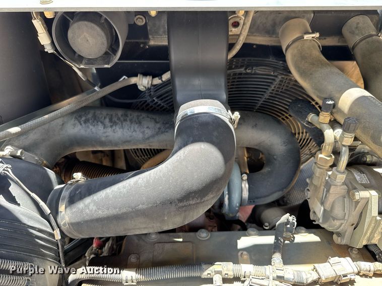 image for item DU9165 2013 John Deere 324J wheel loader