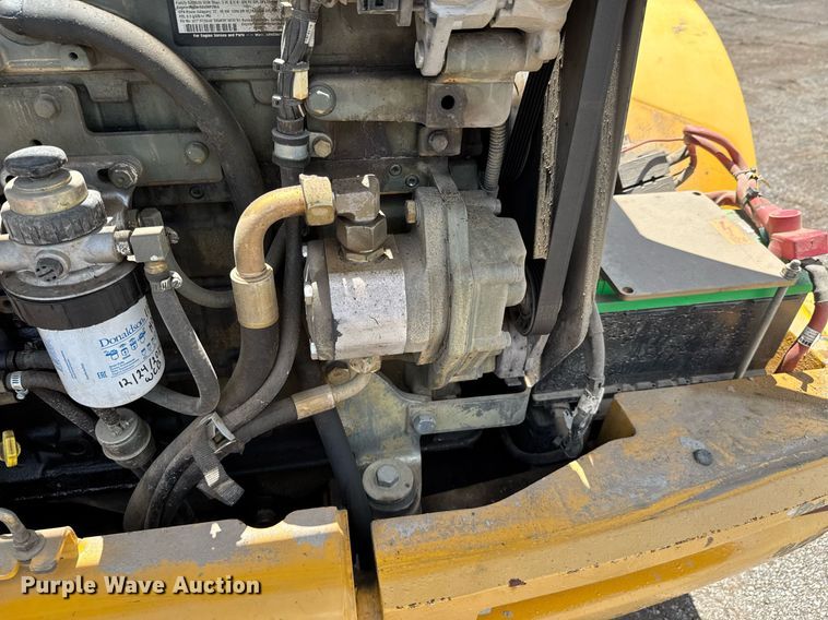 image for item DU9165 2013 John Deere 324J wheel loader