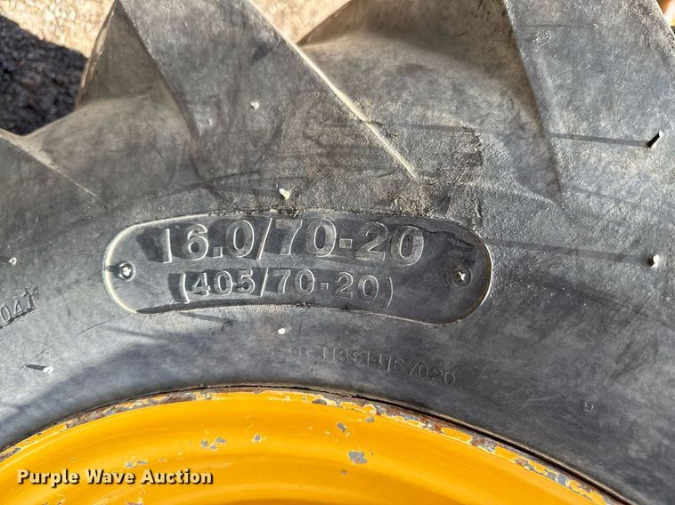 image for item DU9165 2013 John Deere 324J wheel loader