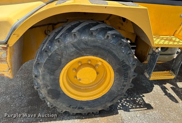 image for item DU9165 2013 John Deere 324J wheel loader