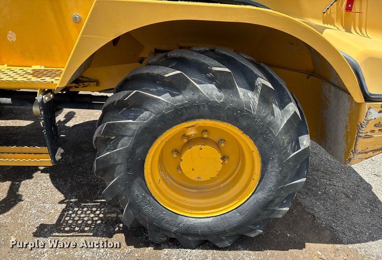 image for item DU9165 2013 John Deere 324J wheel loader