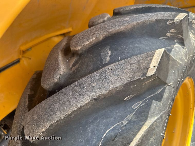 image for item DU9165 2013 John Deere 324J wheel loader