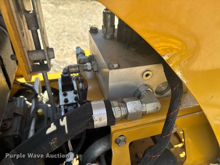 image for item DU9168 2022 Vermeer SPX25 vibratory cable plow