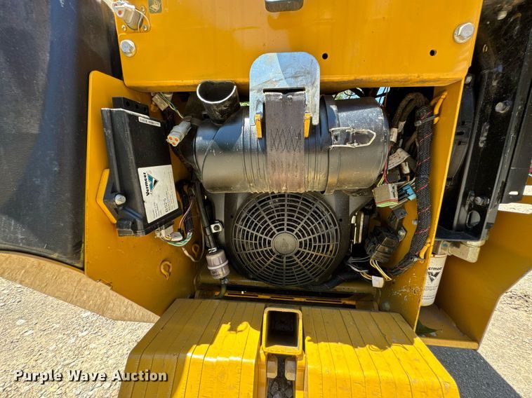 image for item DU9168 2022 Vermeer SPX25 vibratory cable plow