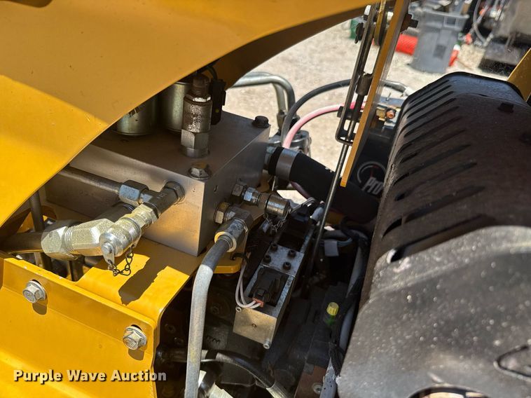 image for item DU9168 2022 Vermeer SPX25 vibratory cable plow