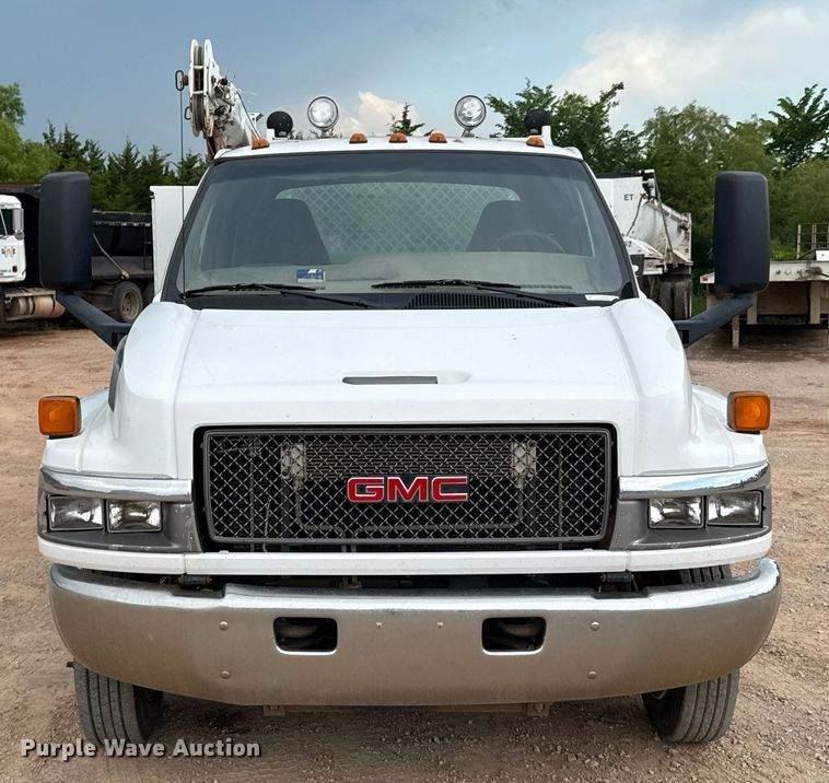 image for item DU9183 2008 GMC C5500 utility / service truck