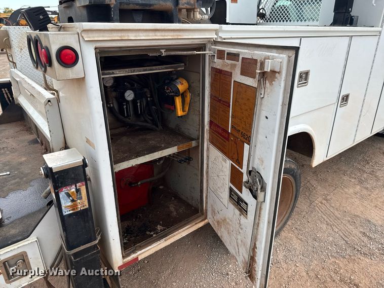 image for item DU9183 2008 GMC C5500 utility / service truck