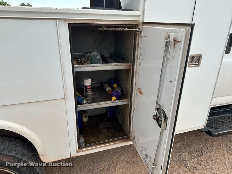 image for item DU9183 2008 GMC C5500 utility / service truck