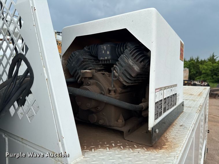 image for item DU9183 2008 GMC C5500 utility / service truck