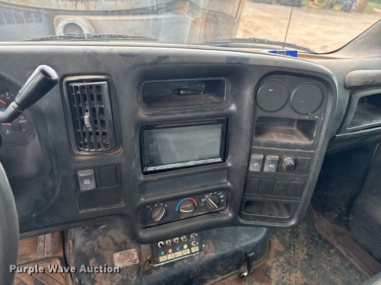 image for item DU9183 2008 GMC C5500 utility / service truck