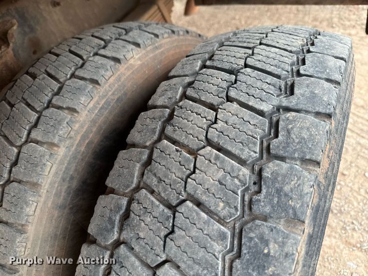 image for item DU9183 2008 GMC C5500 utility / service truck