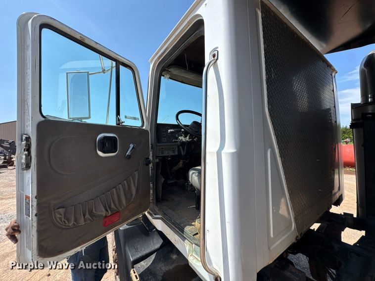 image for item DU9741 1992 Mack CH613 dump truck