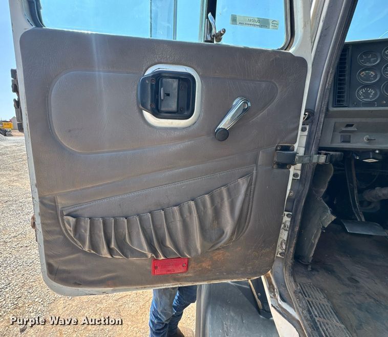 image for item DU9741 1992 Mack CH613 dump truck