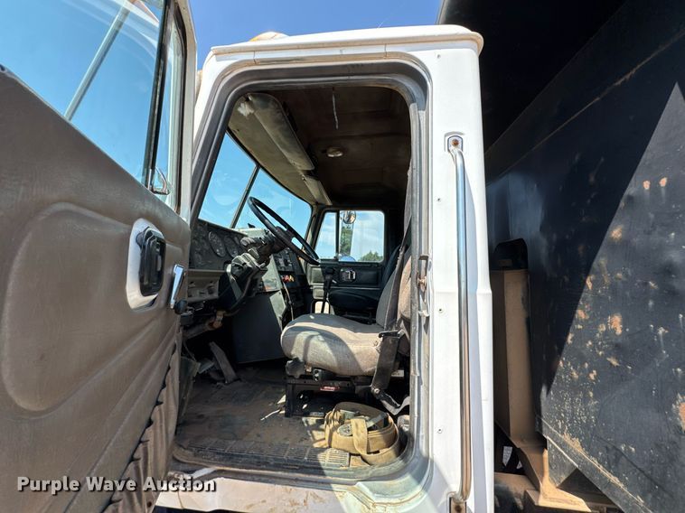 image for item DU9741 1992 Mack CH613 dump truck