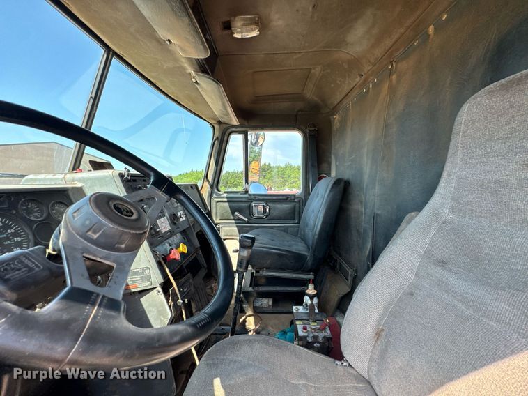 image for item DU9741 1992 Mack CH613 dump truck