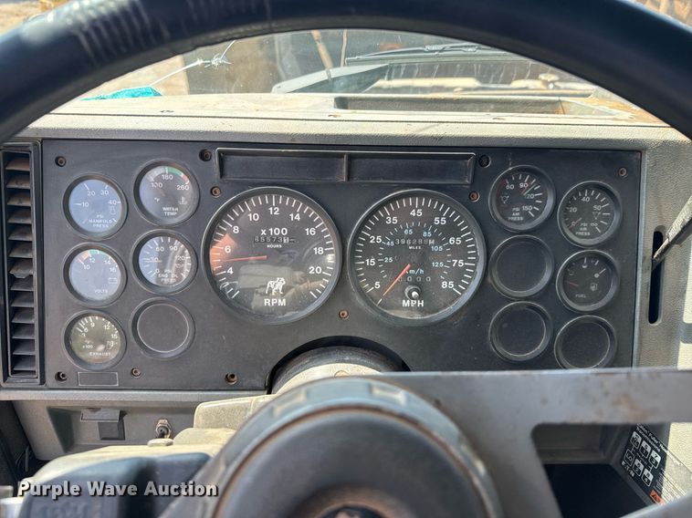 image for item DU9741 1992 Mack CH613 dump truck