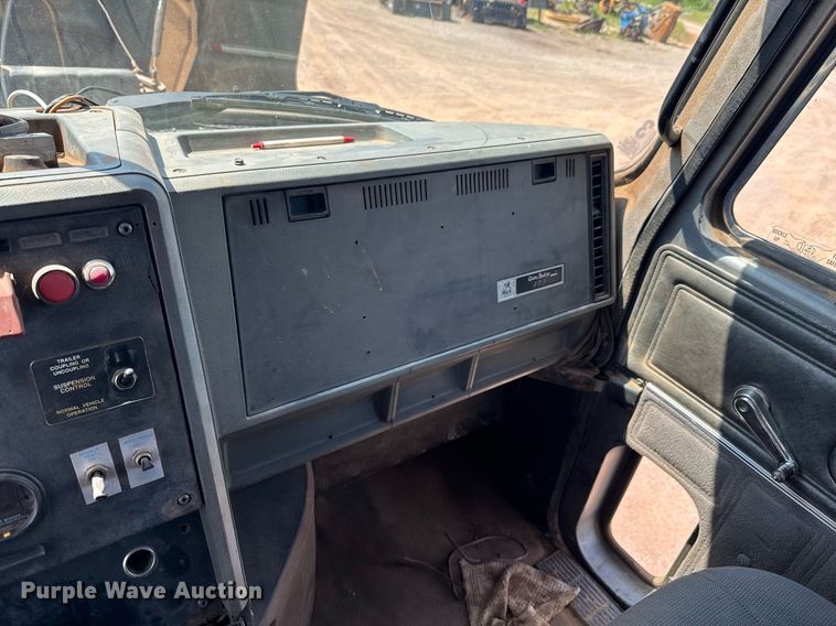 image for item DU9741 1992 Mack CH613 dump truck