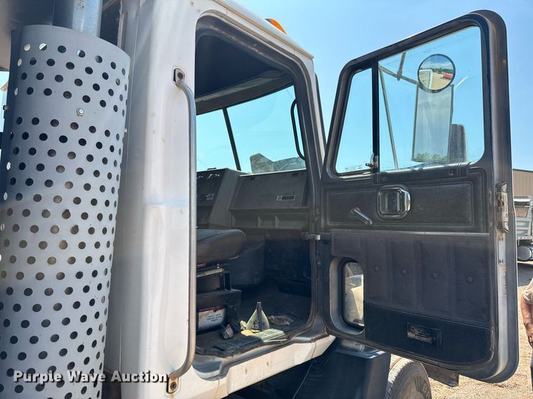 image for item DU9741 1992 Mack CH613 dump truck