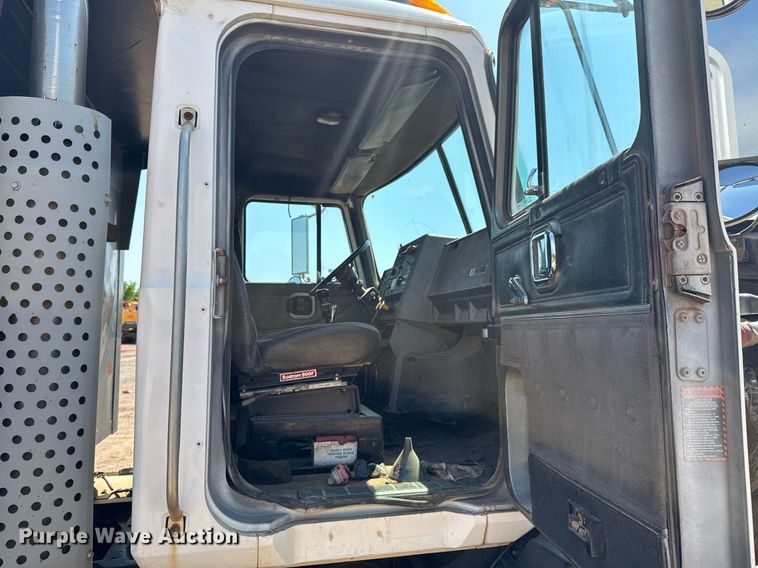 image for item DU9741 1992 Mack CH613 dump truck