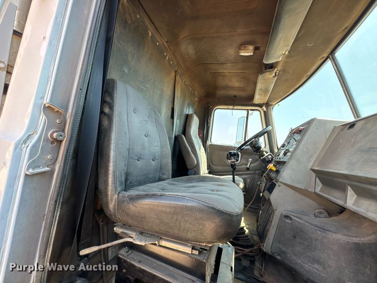 image for item DU9741 1992 Mack CH613 dump truck