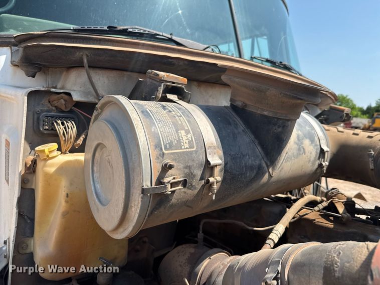 image for item DU9741 1992 Mack CH613 dump truck