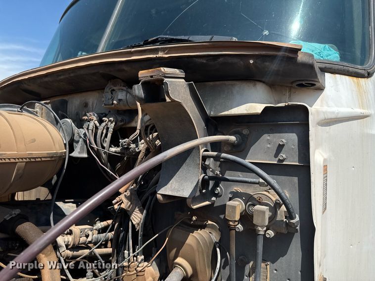 image for item DU9741 1992 Mack CH613 dump truck