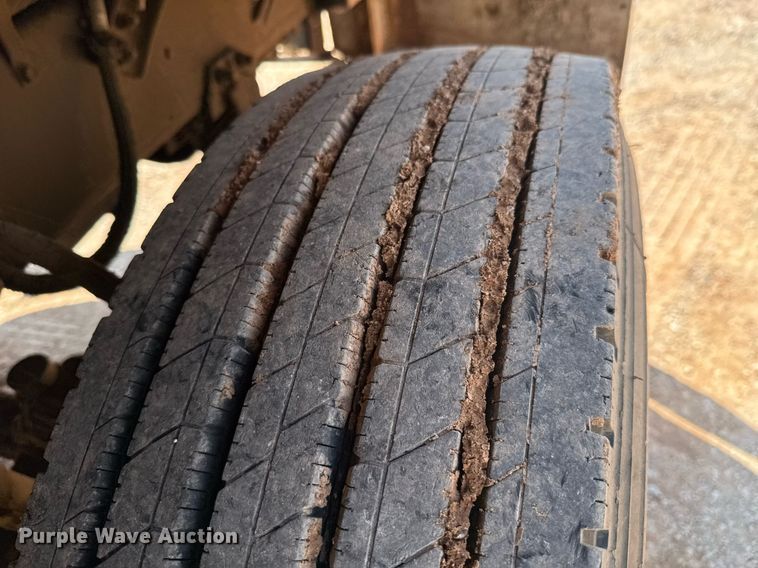 image for item DU9741 1992 Mack CH613 dump truck