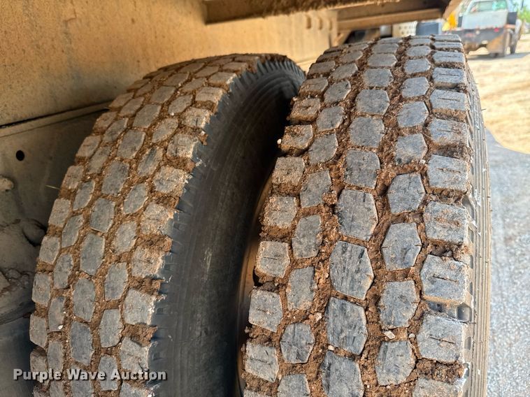 image for item DU9741 1992 Mack CH613 dump truck