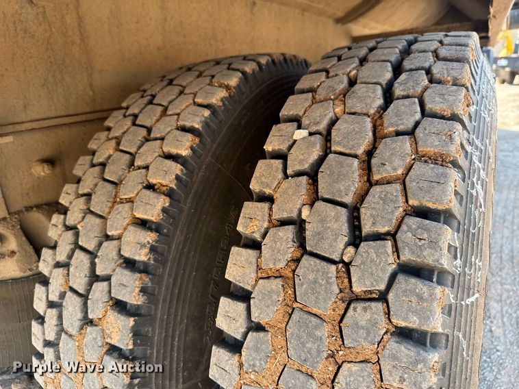 image for item DU9741 1992 Mack CH613 dump truck